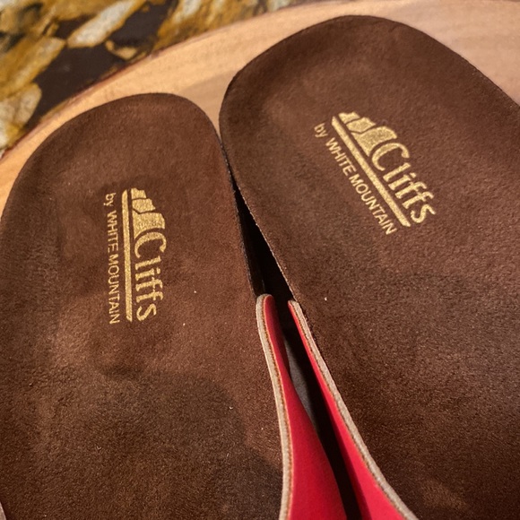 Red Sandals Cliffs by White Mountain Women’s Sandal - Picture 4 of 6